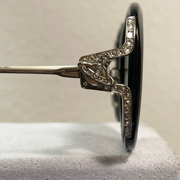 Gorgeous VIVIENNE WESTWOOD Black Sunglasses w/ORB #VW1530S Extra Case - Picture 3 of 15